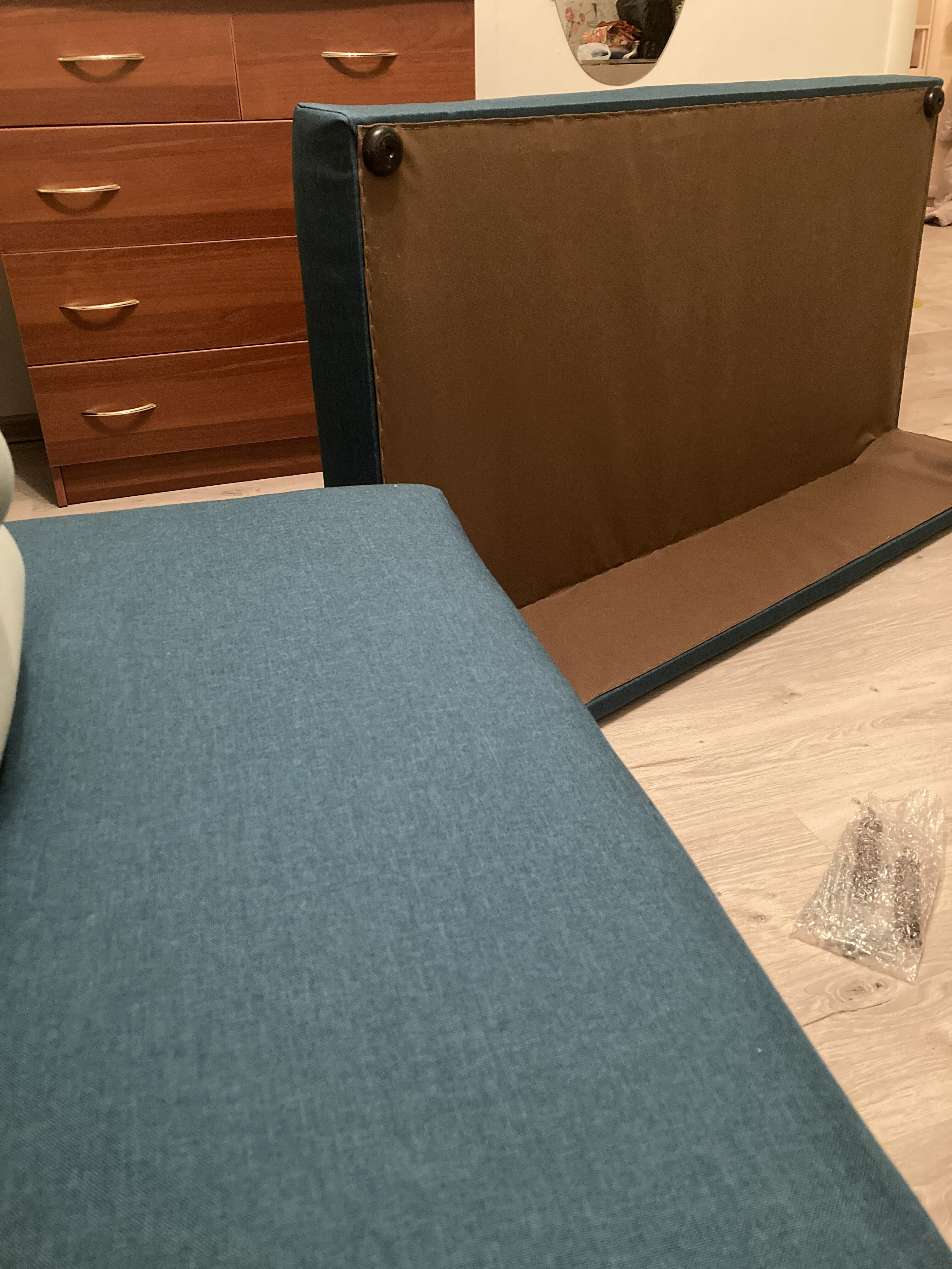 Фотография покупателя товара Диван угловой «Шерри» с подлокотниками, обивка «балтик азуре», подушки «нео эппл» - Фото 2
