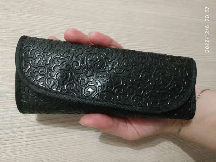Фотография покупателя товара Набор кистей для макияжа «Вензель», 7 предметов, чехол на кнопке, цвет чёрный - Фото 2