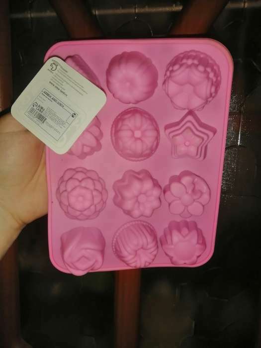 Фотография покупателя товара Форма для выпечки Доляна «Немецкий кекс, роза», силикон, 16×21 см, 12 ячеек, цвет голубой
