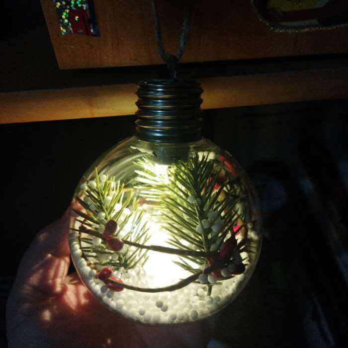 Фотография покупателя товара Ёлочный шар «Ветка ели», батарейки, 1 LED, свечение тёплое белое