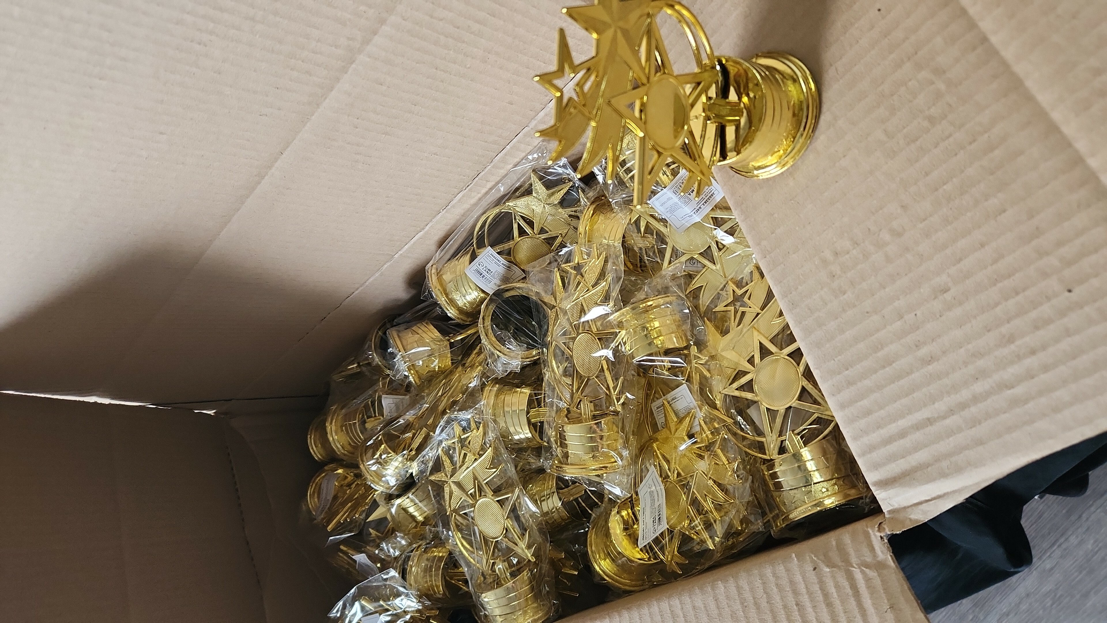 Фотография покупателя товара Кубок «Звезды», наградная фигура, золото, 16 х 9,5 х 6 см - Фото 5