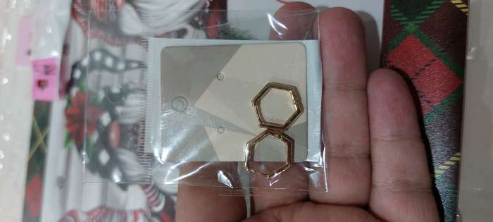 Фотография покупателя товара Серьги металл «Геометрия» шестиугольник, цвет золото