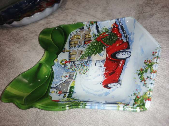 Фотография покупателя товара Блюдо стеклянное сервировочное Доляна «Подарок. Счастливого Рождества», 15,5×17,3 см, цвет красный - Фото 5
