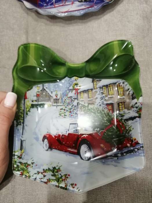 Фотография покупателя товара Блюдо стеклянное сервировочное Доляна «Подарок. Счастливого Рождества», 15,5×17,3 см, цвет красный - Фото 3