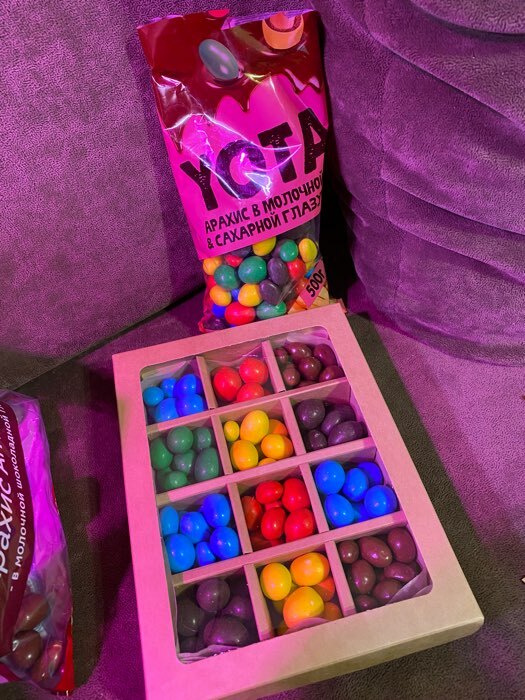 Фотография покупателя товара Коробка для конфет, 12 шт, белая, 19 х 15 х 3,5 см - Фото 3