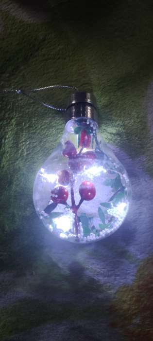 Фотография покупателя товара Ёлочный шар «Ягоды», батарейки, 5 LED, свечение белое - Фото 2