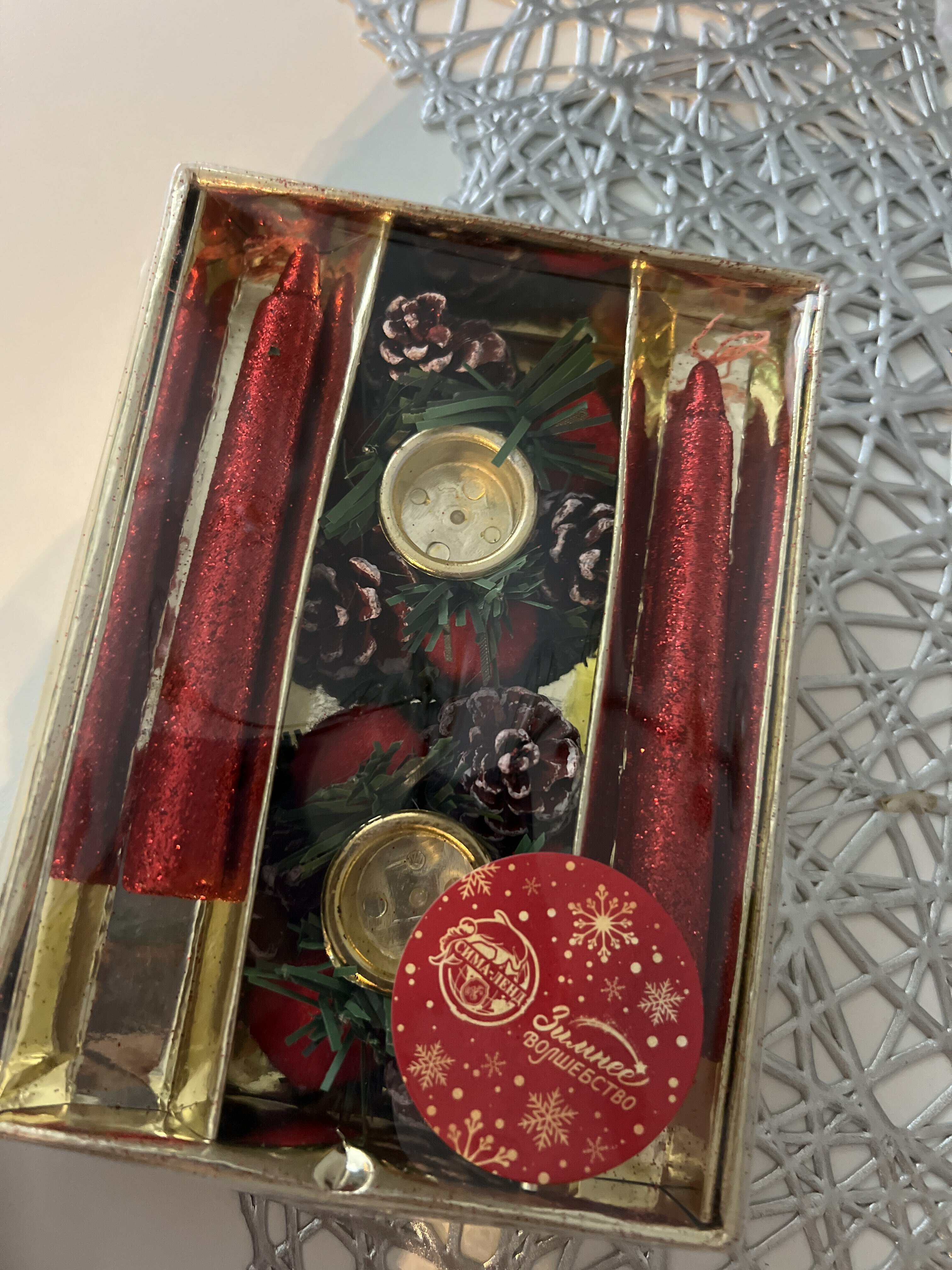 Фотография покупателя товара Свеча новогодняя  с подсвечником "Блеск" (набор 4 шт) 3,5х11х15 см, красный