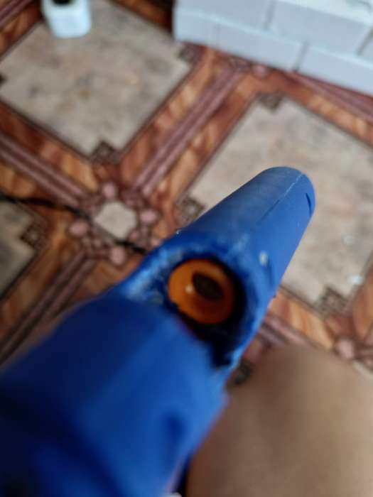 Фотография покупателя товара Клеевой пистолет ТУНДРА, 20 Вт, 220 В, шнур 1.2 м, выключатель, индикатор, антикапля, 7 мм - Фото 58