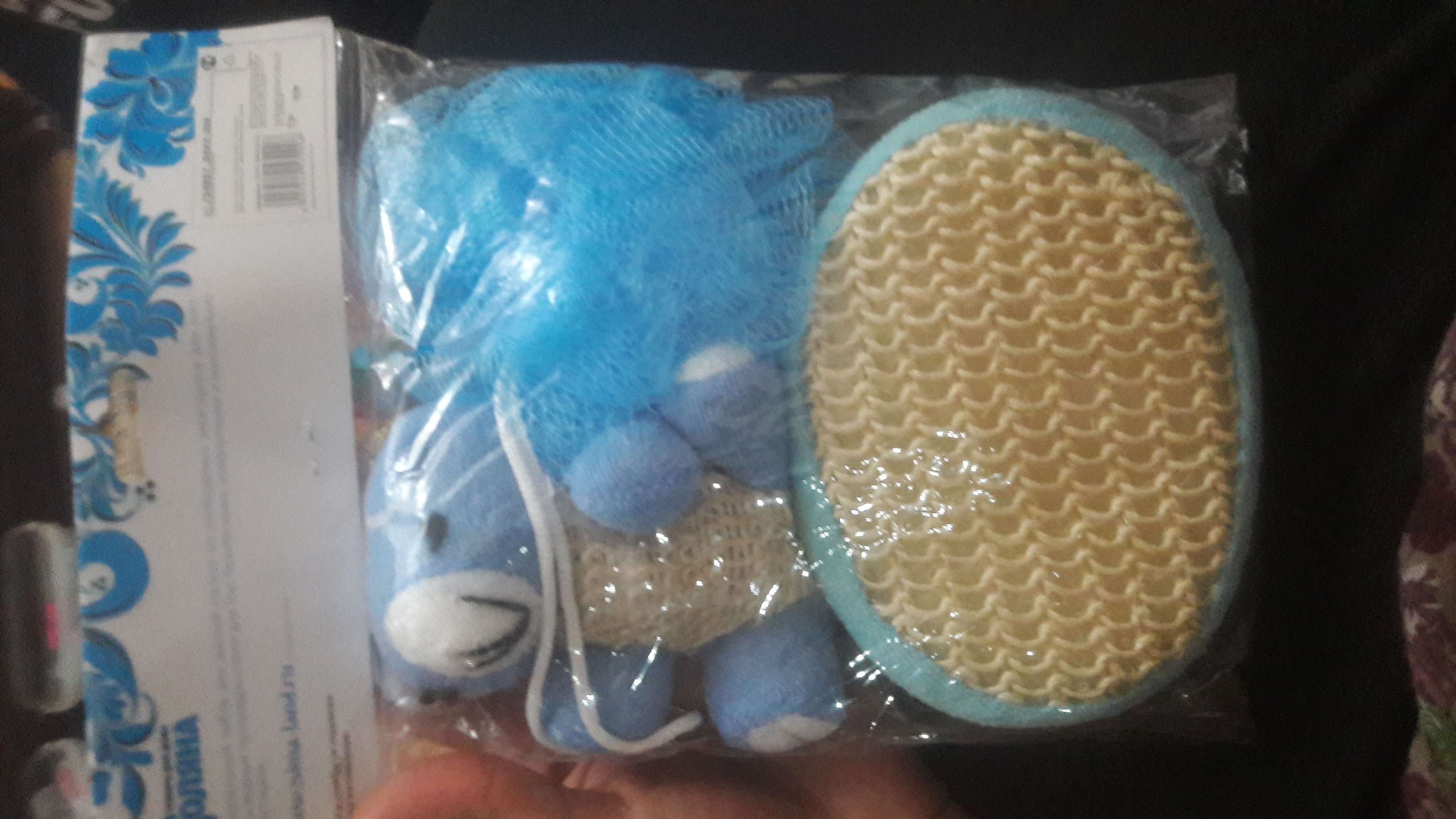 Фотография покупателя товара Набор банный 3 предмета: игрушка-мочалка, губка, мочалка, цвет синий