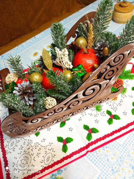Фотография покупателя товара Кашпо деревянное, 32×13×19 см "Новогоднее. Сани с вензелями", подарочная упаковка - Фото 4