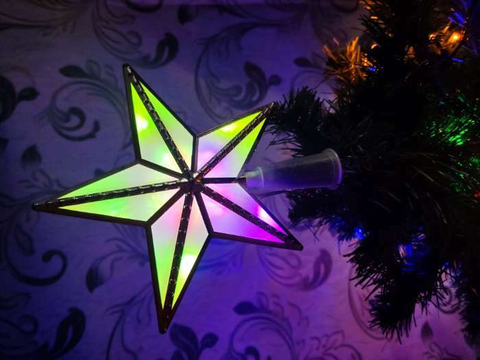 Фотография покупателя товара Светодиодная верхушка на ёлку «Звезда серебристая» 16 см, 10 LED, провод 2 метра, 220 В, свечение мульти