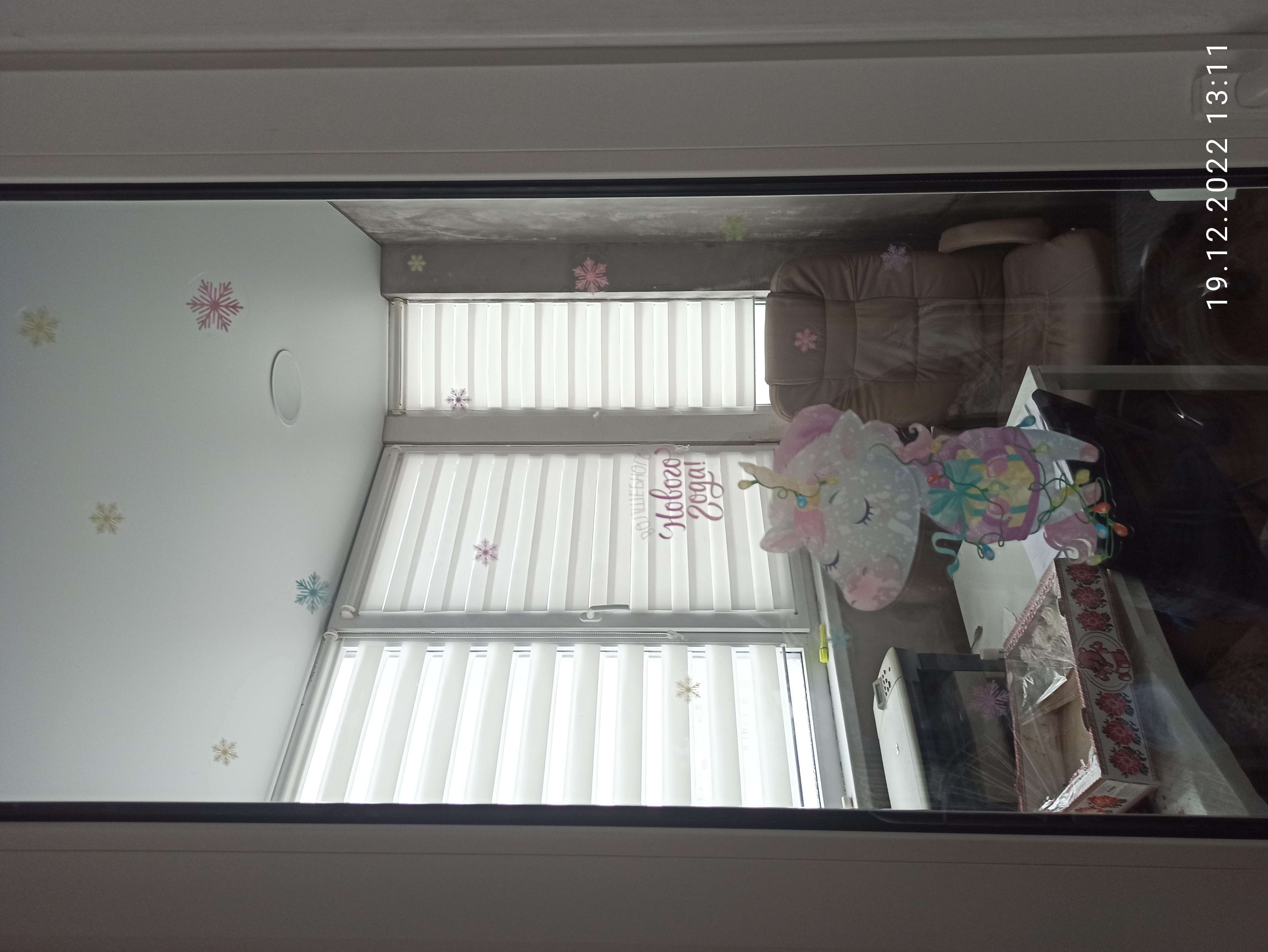 Фотография покупателя товара Виниловые наклейки на окна «Единорожек», многоразовые, 20 × 34 см - Фото 1