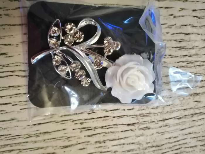 Фотография покупателя товара Брошь "Цветок", роза нежная, цвет белый в серебре - Фото 2