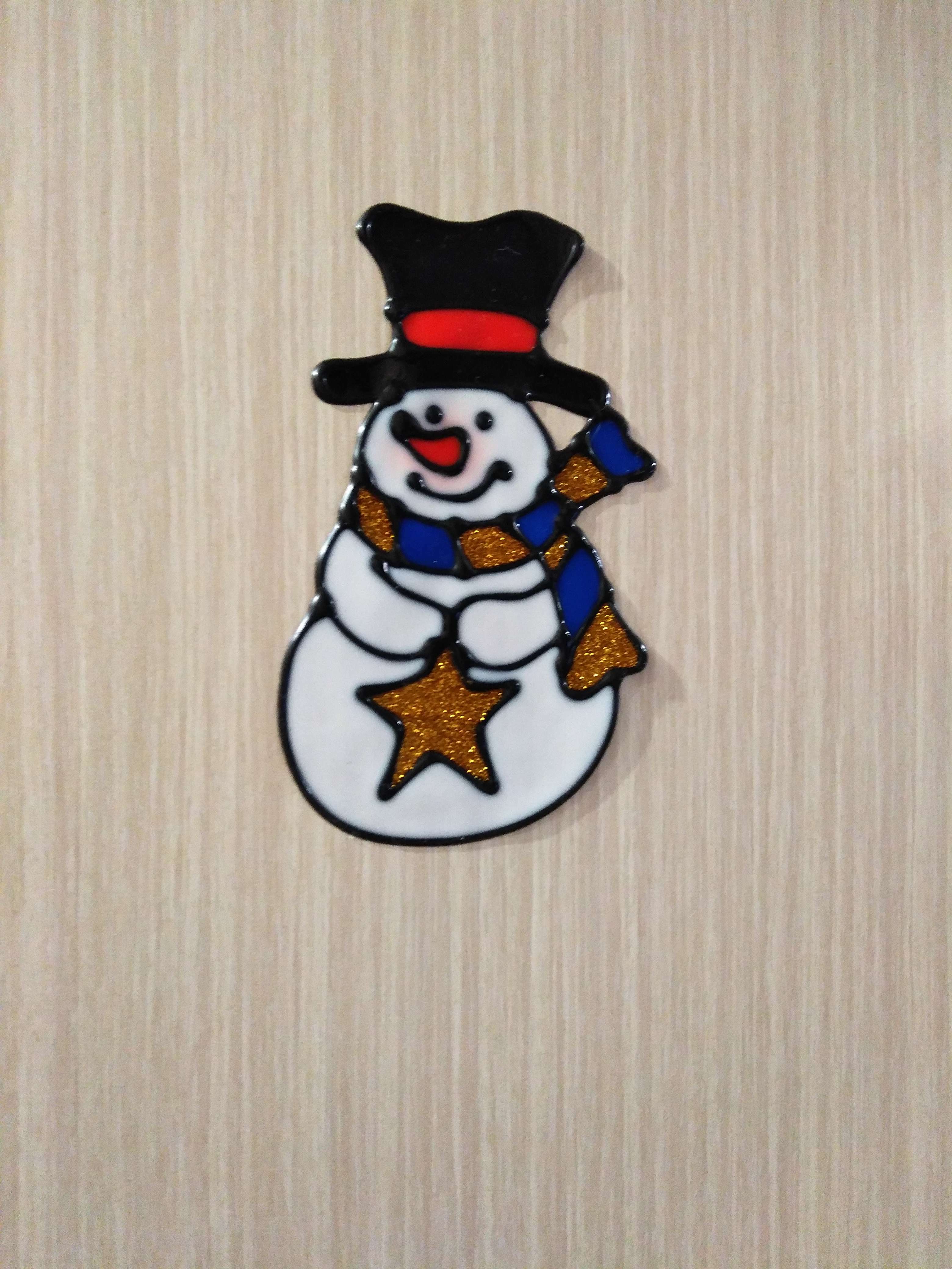 Фотография покупателя товара Наклейка на стекло "Снеговик в полосатом шарфе со звездой" 9,5х15 см - Фото 4