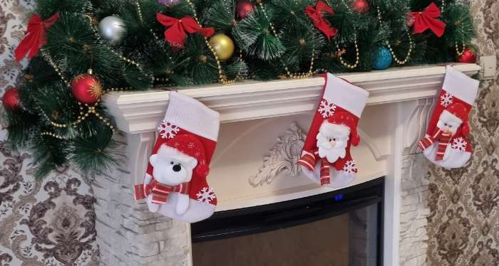 Фотография покупателя товара Носок для подарков "Снегопад" Дед Мороз, 18х26 см, бело-красный