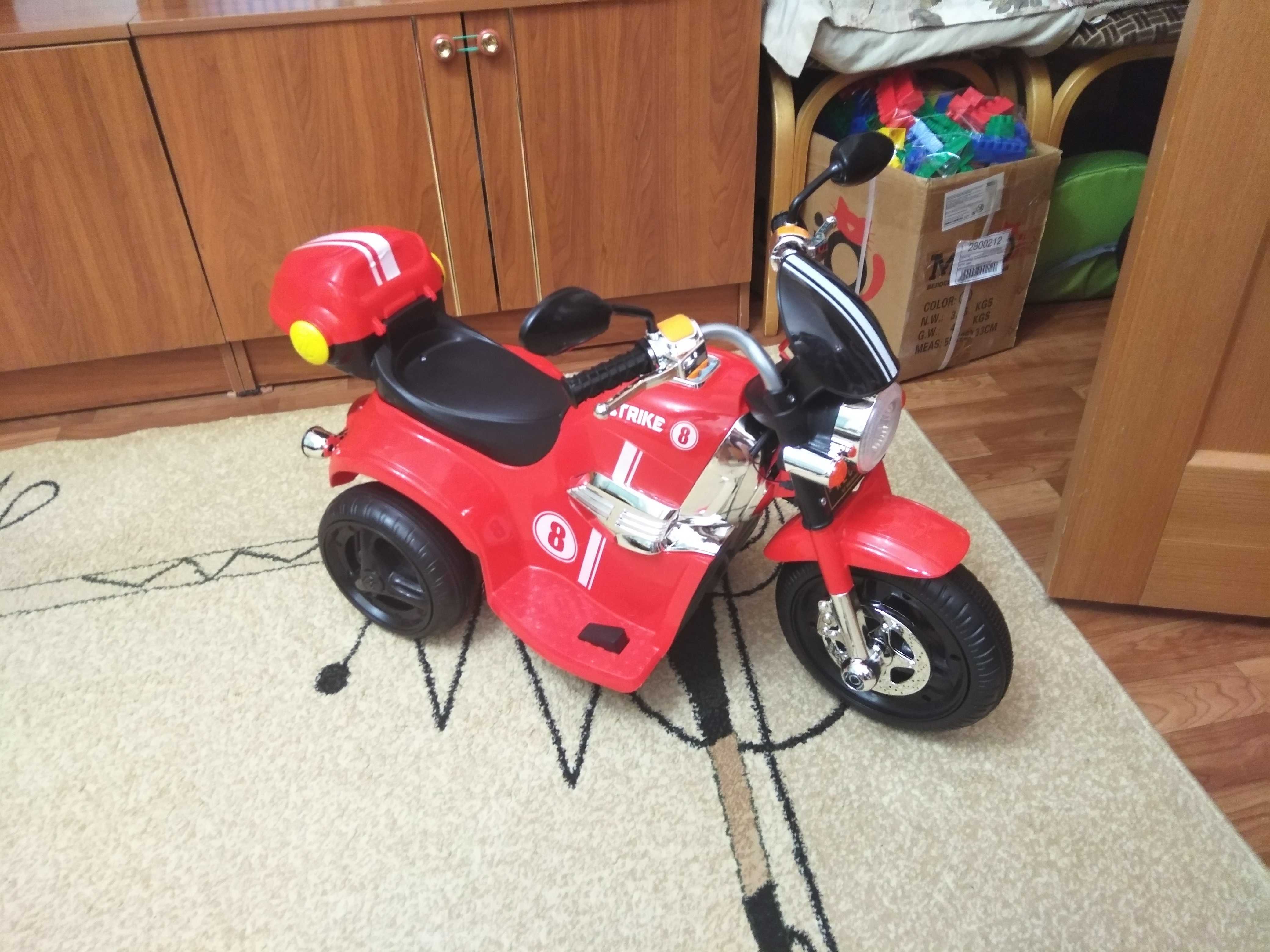 Фотография покупателя товара Детский электромобиль «Чоппер», с аккумулятором, световые и звуковые эффекты, цвет красный - Фото 8