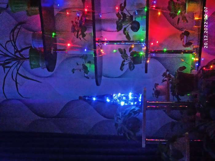 Фотография покупателя товара Гирлянда «Нить» 1 м роса с пробкой, IP20, серебристая нить, 10 LED, свечение тёплое белое, LR44х3 - Фото 36