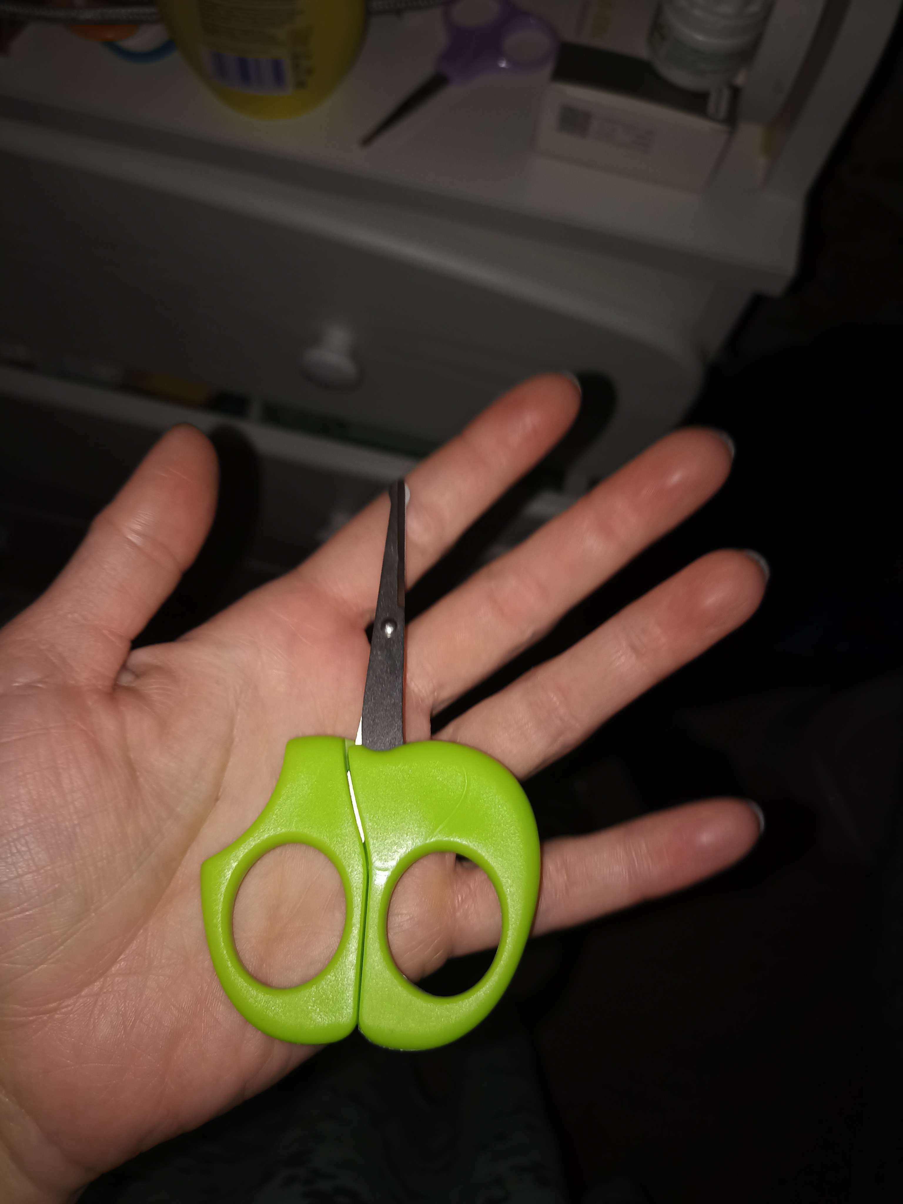 Фотография покупателя товара Ножницы маникюрные детские безопасные, цвет зеленый