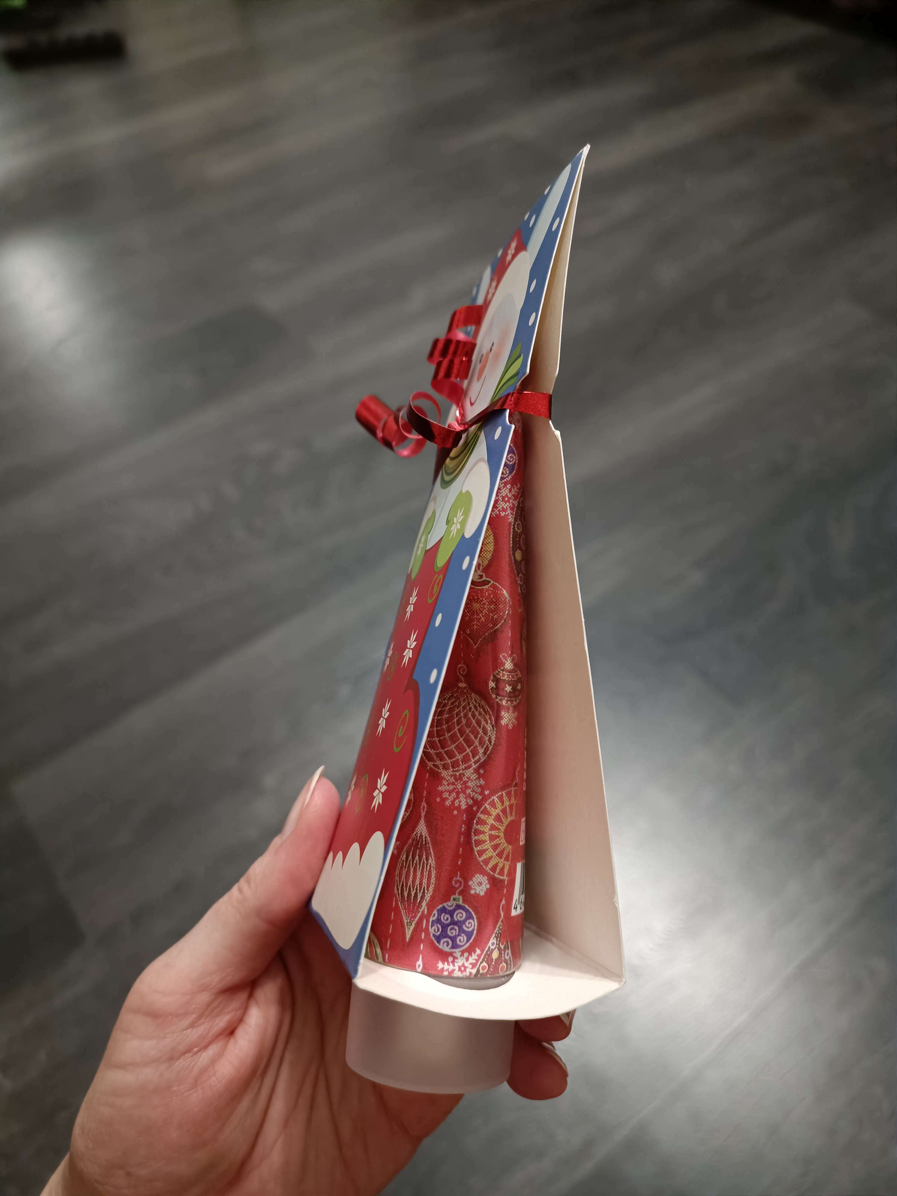 Фотография покупателя товара Крем для рук Liss Kroully в подарочной упаковке, питательный, с маслом макадамии, 75 мл - Фото 2