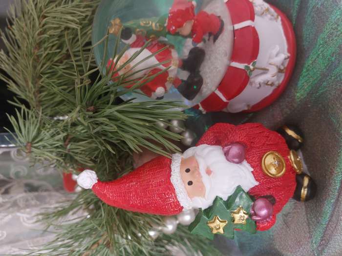 Фотография покупателя товара Фигура "Дед Мороз с елочкой" бежевый 7х6х17см - Фото 3