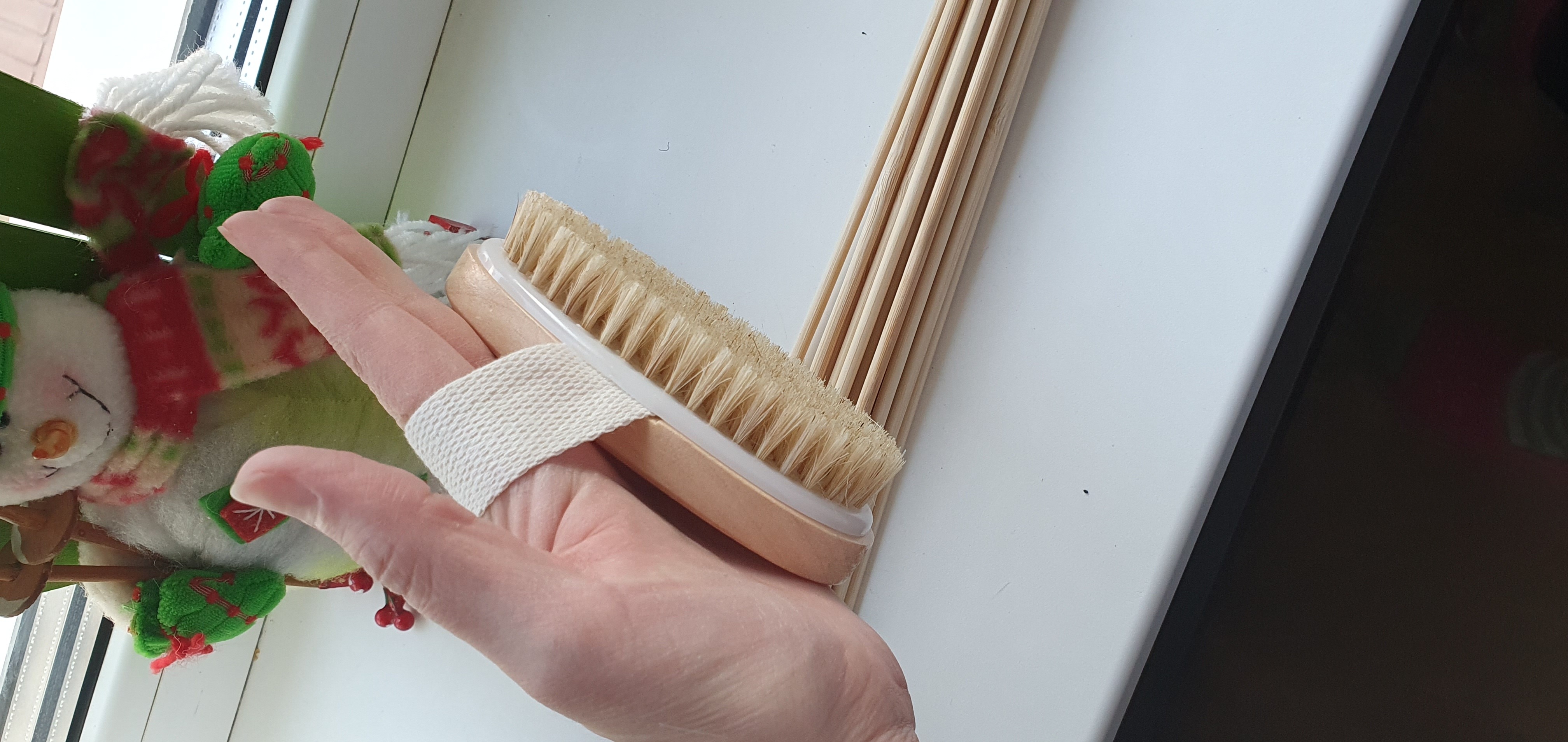 Фотография покупателя товара Щётка массажная банная  из натуральной щетины, с ручкой, гладкая - Фото 17