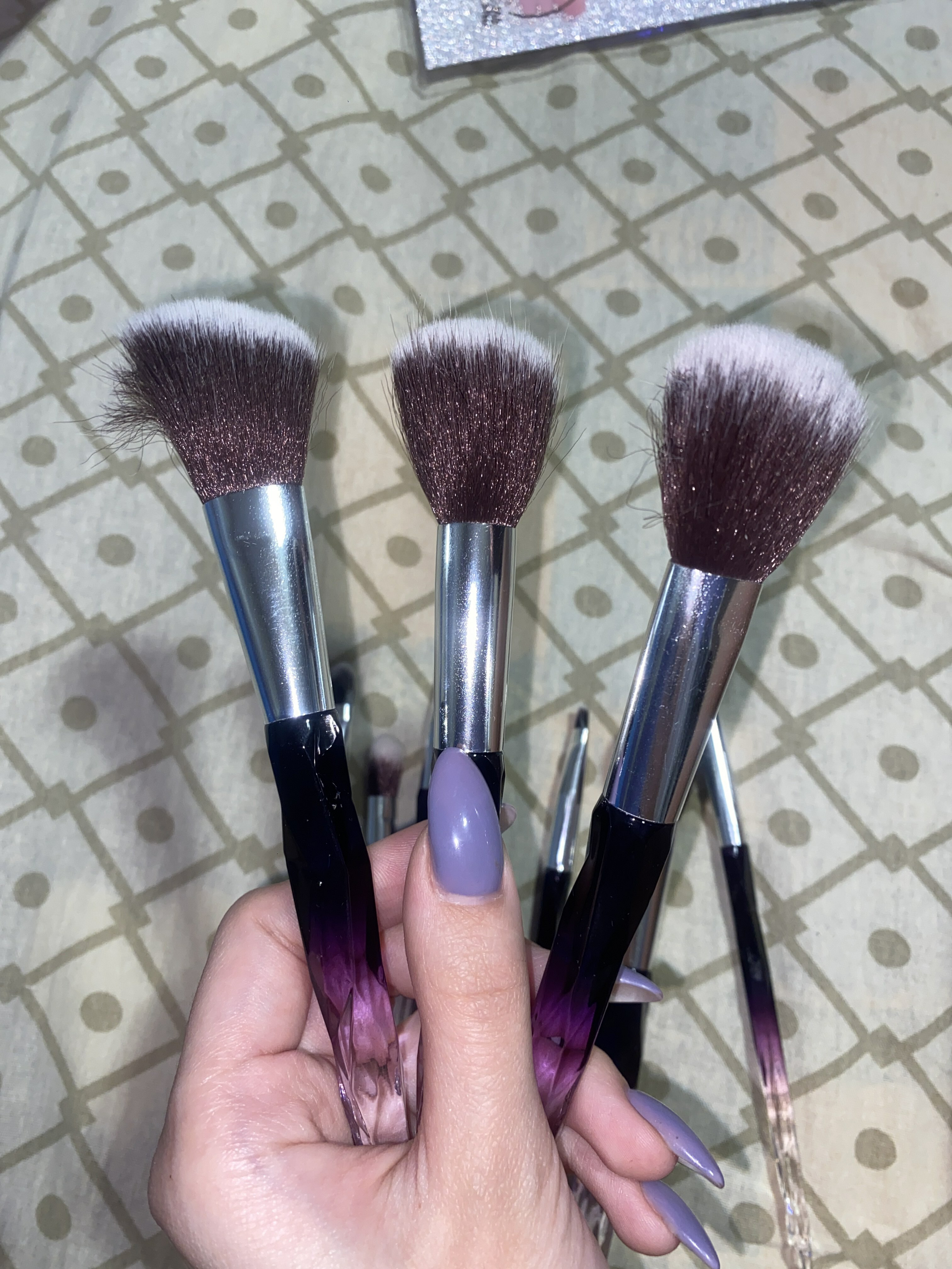 Фотография покупателя товара Набор кистей для макияжа «Luminous», 10 предметов, PVC - чехол, цвет чёрный/фиолетовый