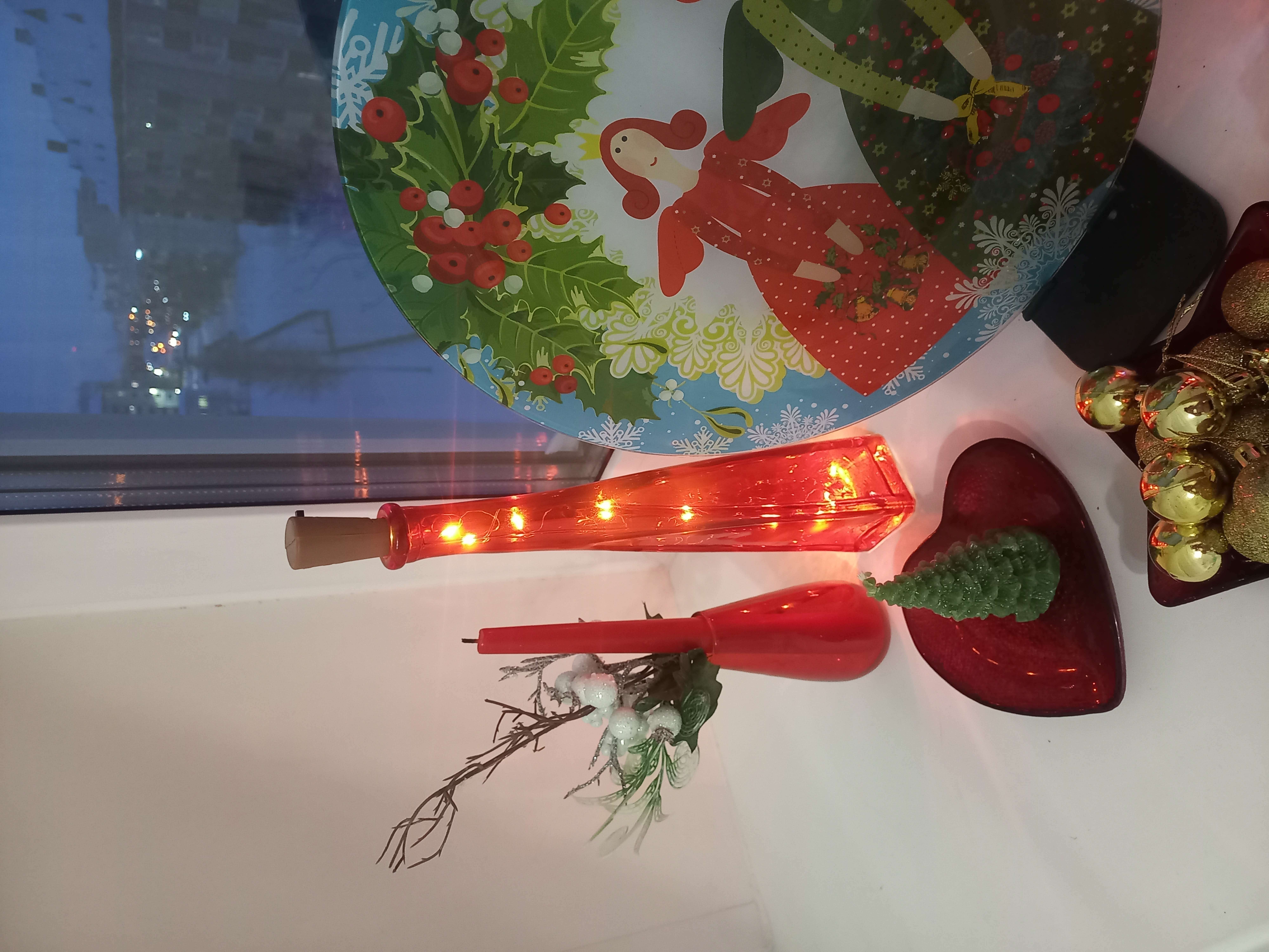 Фотография покупателя товара Гирлянда «Нить» 1 м роса с пробкой, IP20, серебристая нить, 10 LED, свечение фиолетовое, LR44х3 - Фото 32