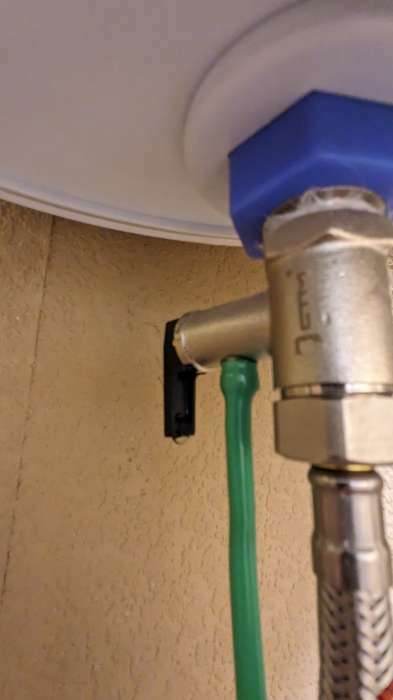 Фотография покупателя товара Клапан предохранительный для водонагревателя "СТМ", 1/2", 6 бар, со сбросным крючком - Фото 2