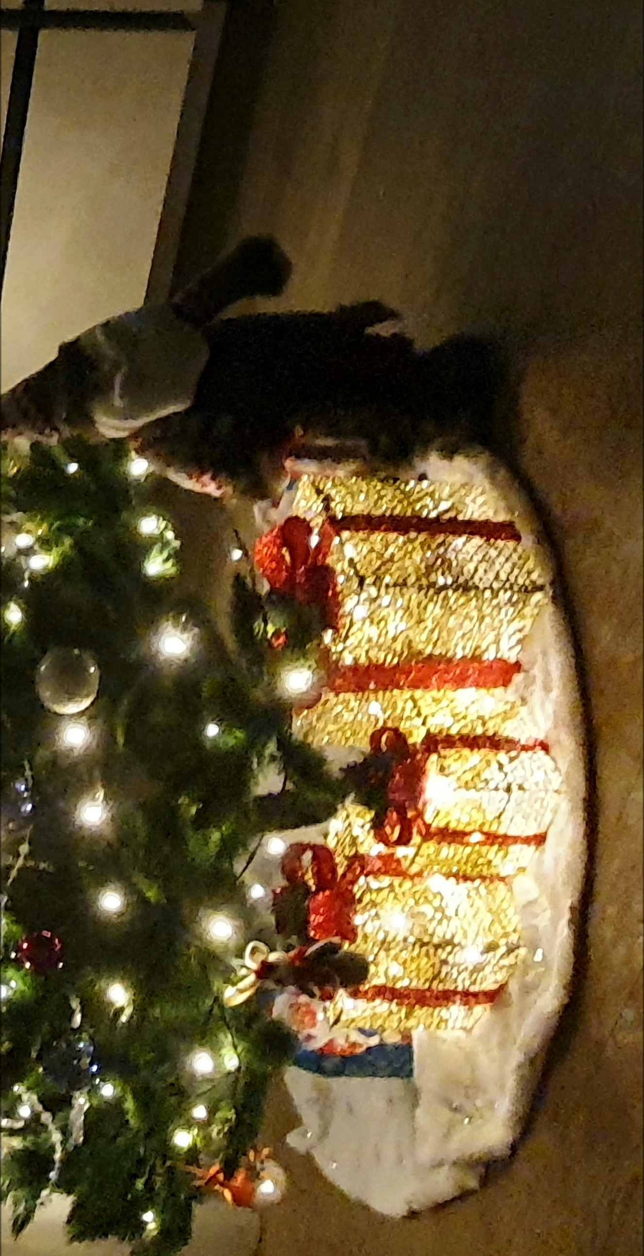 Фотография покупателя товара Светодиодная фигура «Подарки с красной лентой» 15, 20, 25 см, текстиль, металл, 220 В, свечение тёплое белое