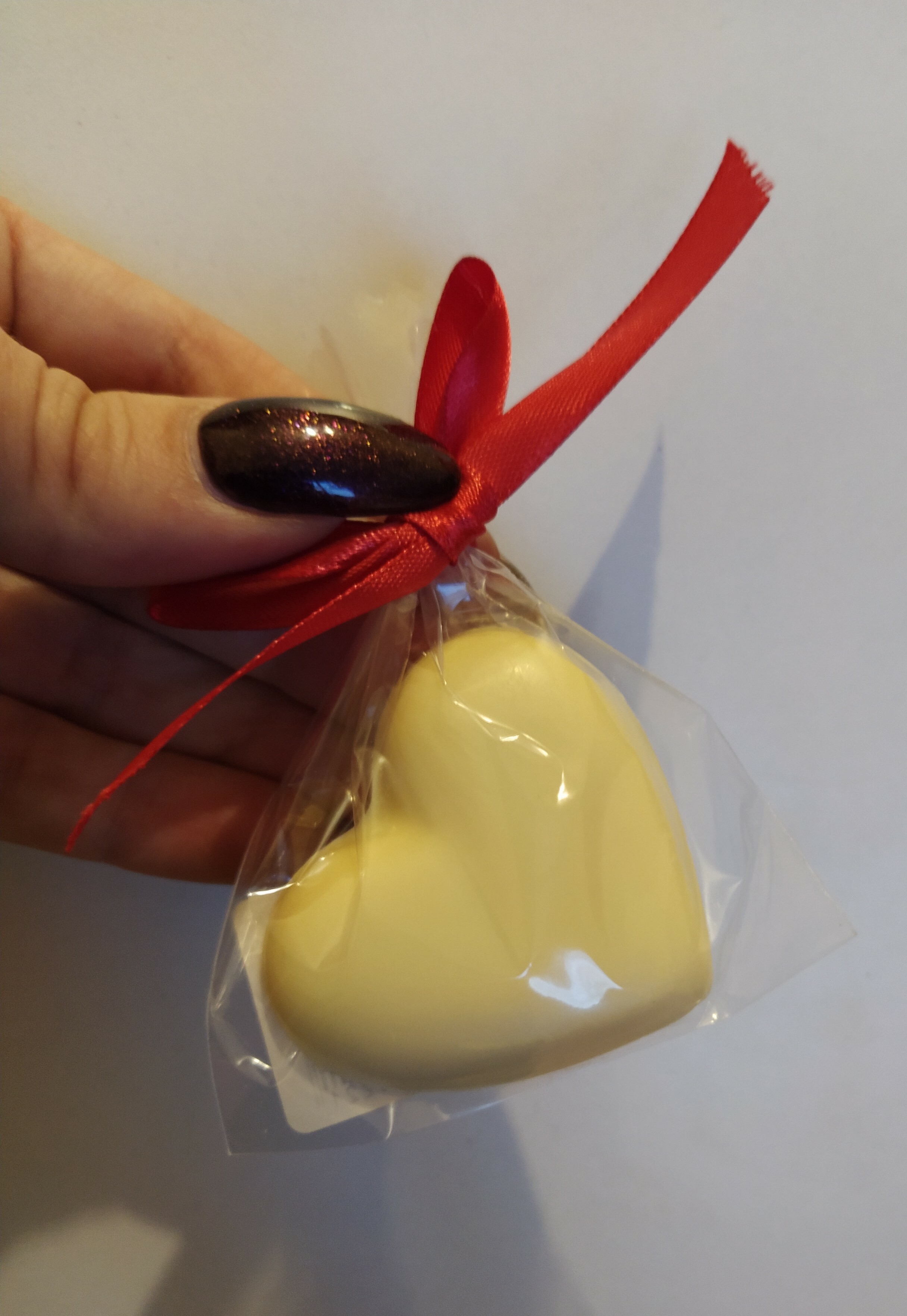 Фотография покупателя товара Фигурка из белого шоколада «Сердце», 12 г - Фото 2