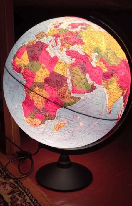 Фотография покупателя товара Глoбус физико-политический рельефный «Классик», диаметр 320 мм, с подсветкой - Фото 1