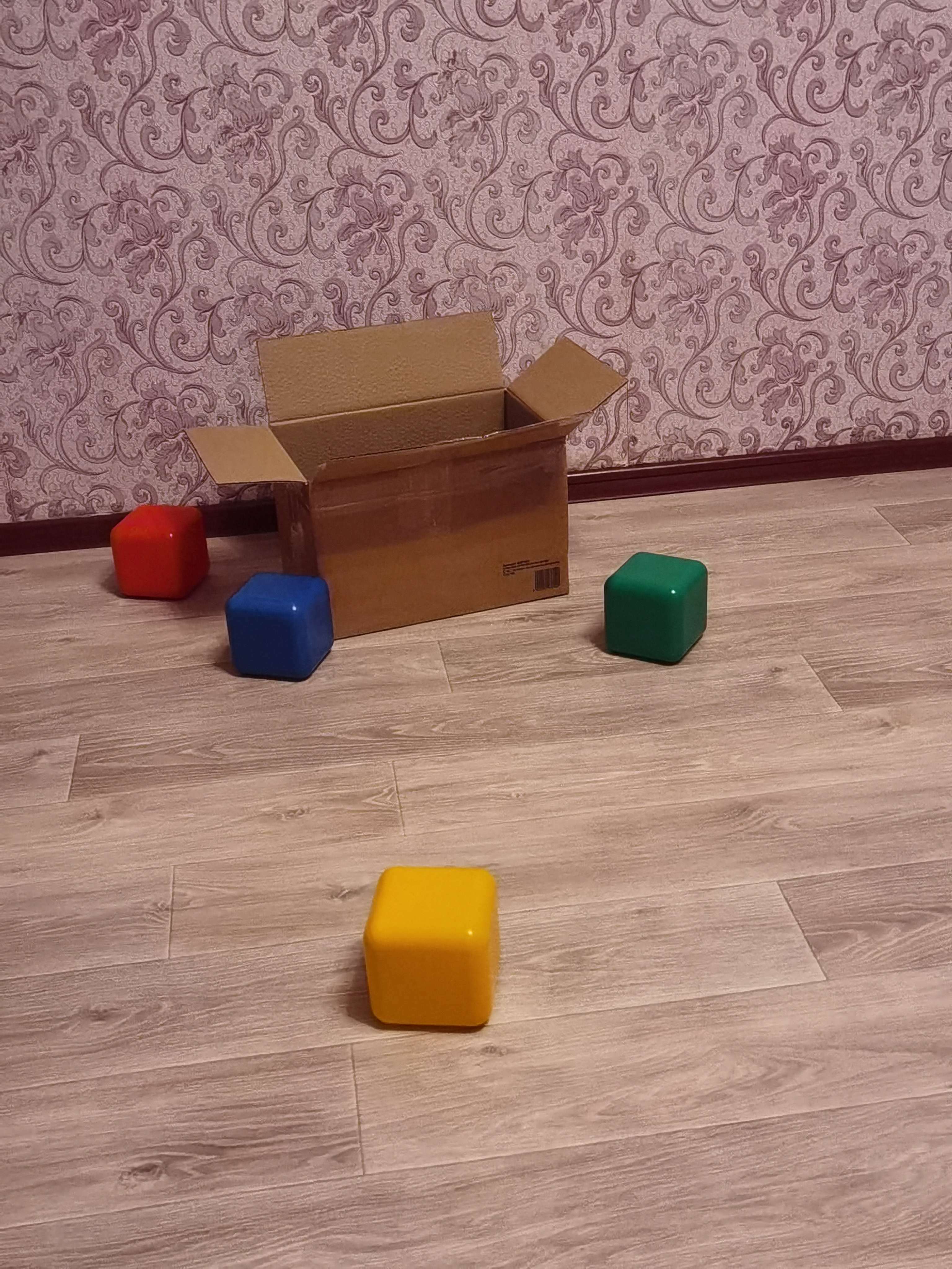 Фотография покупателя товара Набор цветных кубиков, 10 штук 12 × 12 см - Фото 1