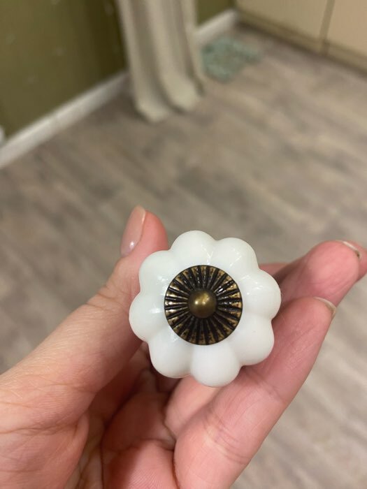 Фотография покупателя товара Ручка-кнопка ТУНДРА, d=33, пластик, белая - Фото 4