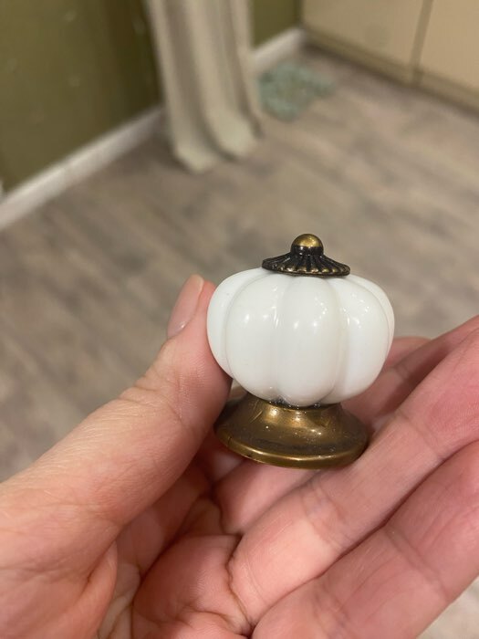 Фотография покупателя товара Ручка-кнопка ТУНДРА, d=33, пластик, белая - Фото 6