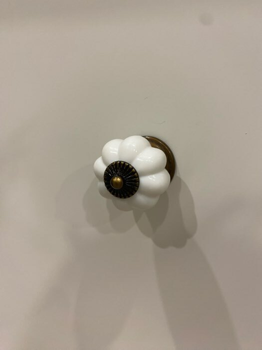 Фотография покупателя товара Ручка-кнопка ТУНДРА, d=33, пластик, белая - Фото 7