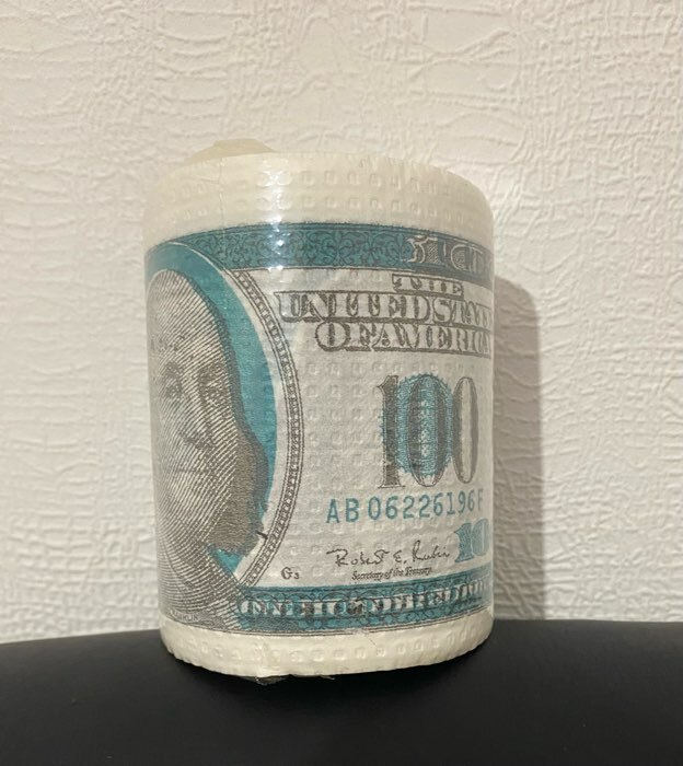Фотография покупателя товара Сувенирная туалетная бумага "100 долларов", 9,5х10х9,5 см - Фото 4
