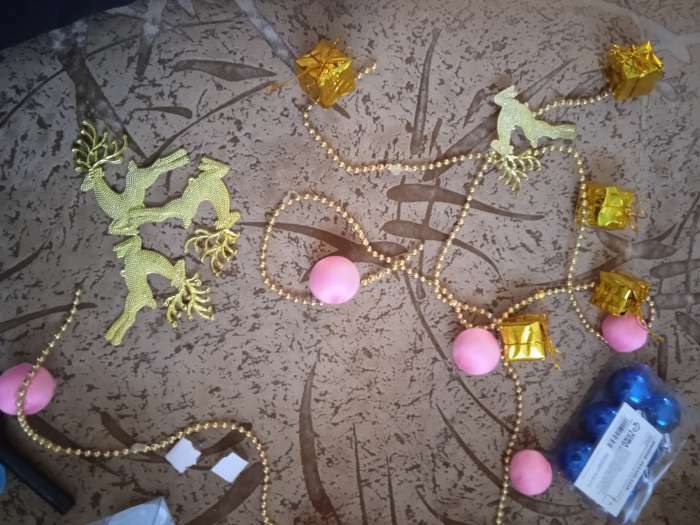 Фотография покупателя товара Бусы на ёлку 1 м "Подарки, олени и шарики" золотисто-розовый - Фото 1