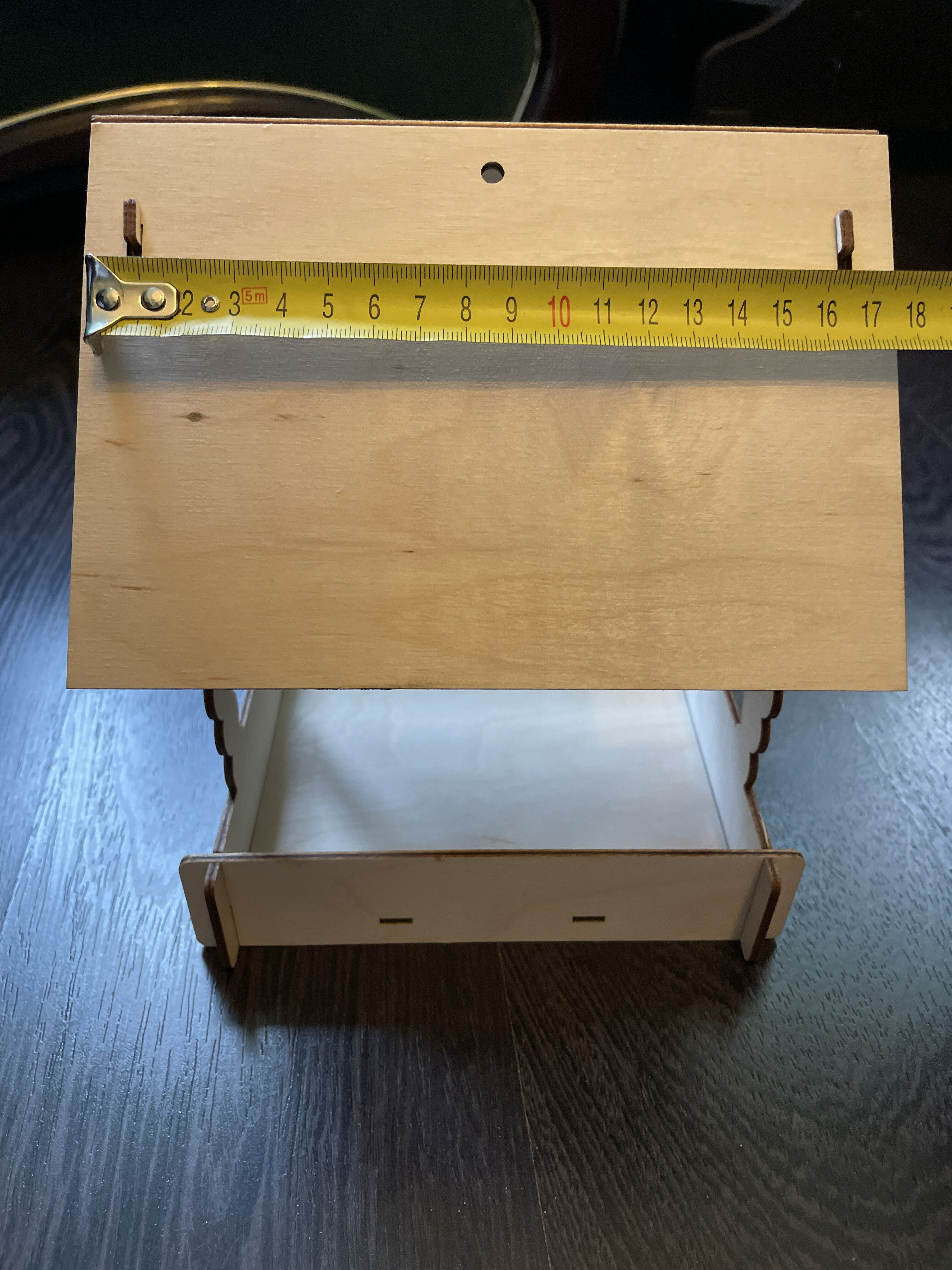 Фотография покупателя товара Деревянная кормушка для птиц «Домик с брёвнами» своими руками, 15.5 × 18 × 22 см, Greengo