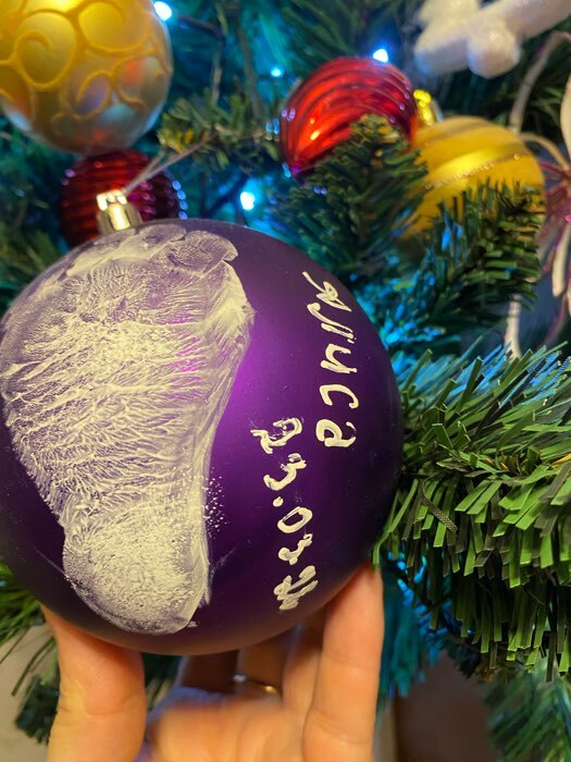 Фотография покупателя товара Новогодний ёлочный шар, фиолетовый "Отпечаток детской ручки", Минни Маус