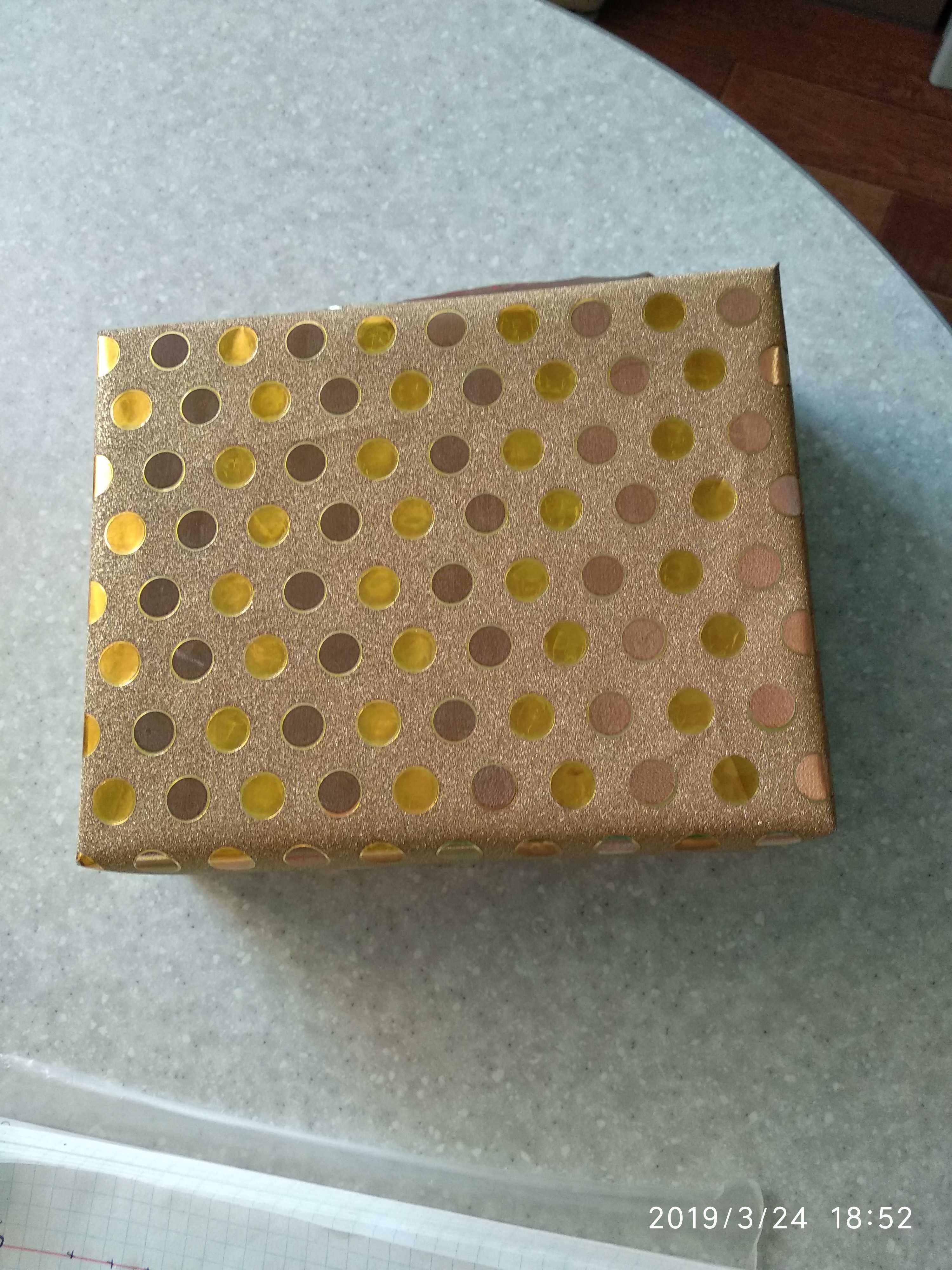 Фотография покупателя товара Пленка с блестками "Круги", цвет золотой, 50 х 70 см - Фото 1