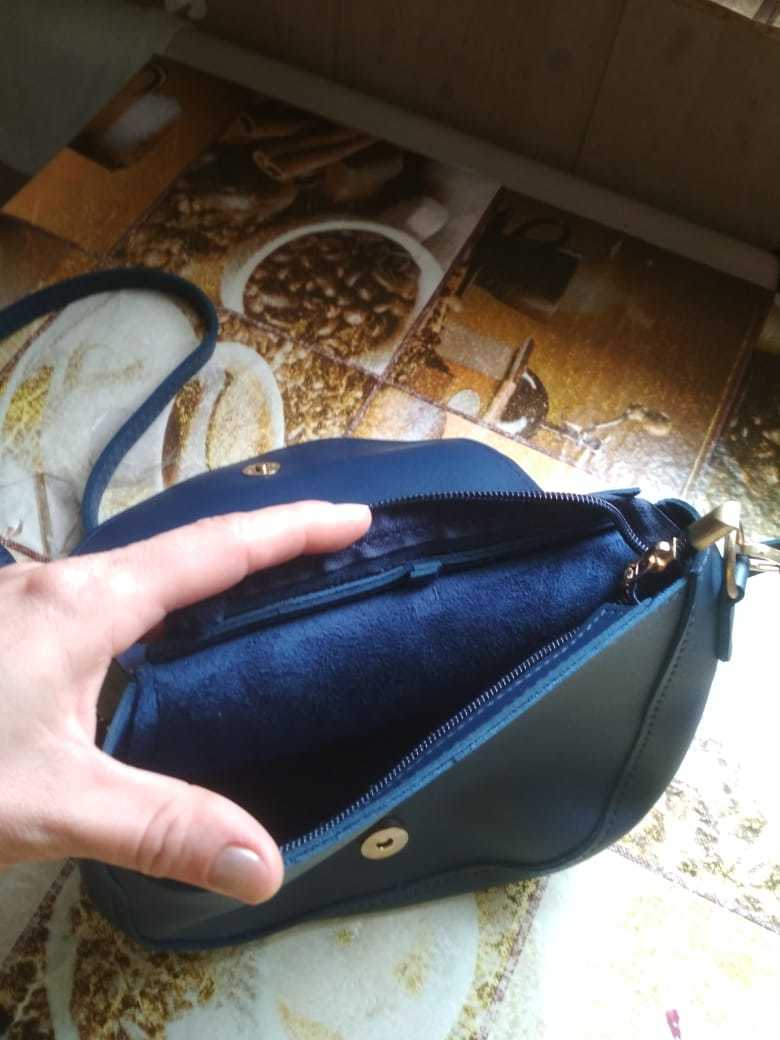 Фотография покупателя товара Сумка женская, отдел на клапане, наружный карман, регулируемый ремень, цвет синий - Фото 1