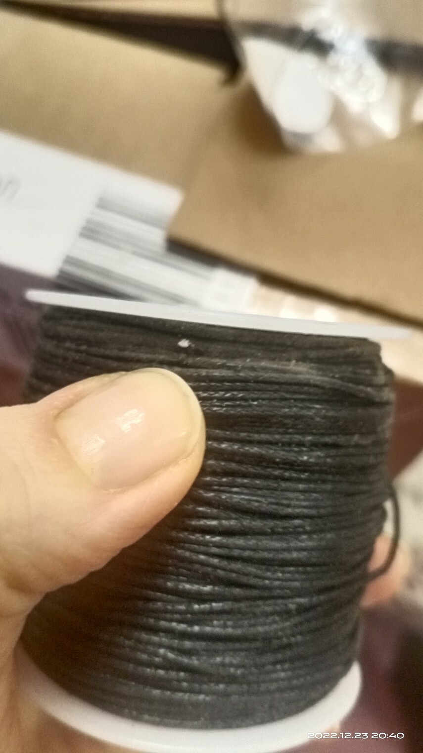 Фотография покупателя товара Шнур вощеный из полиэстера d=1мм, L=70м, цвет чёрный - Фото 4