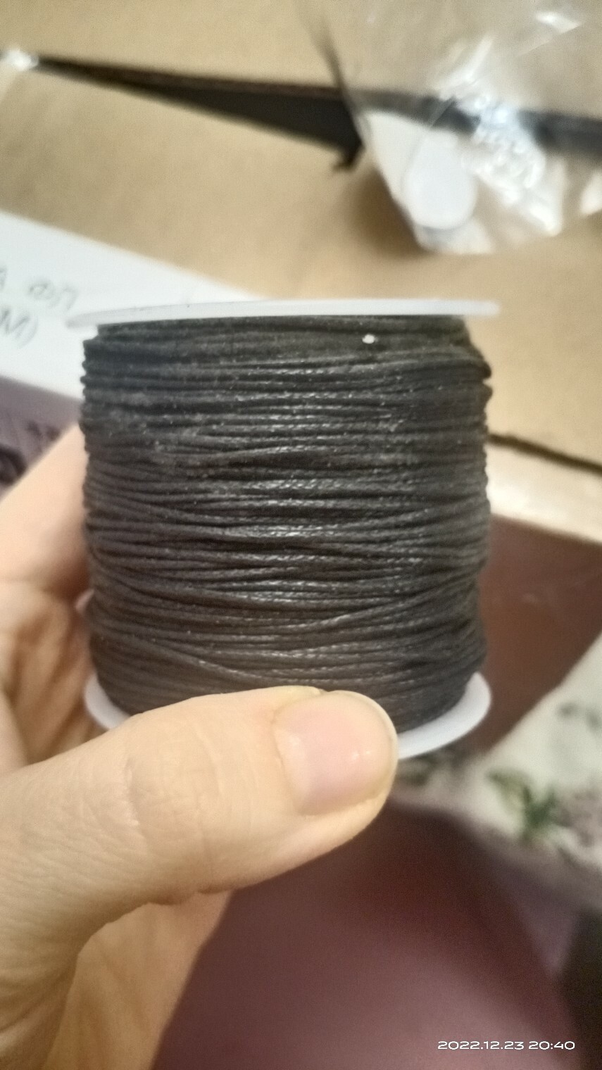 Фотография покупателя товара Шнур вощеный из полиэстера d=1мм, L=70м, цвет чёрный - Фото 3