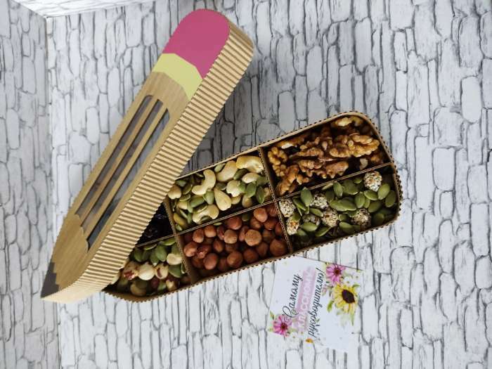 Фотография покупателя товара Коробка подарочная, кондитерская упаковка «8 марта» фиолетовая, 22 х 16 х 5 см - Фото 65