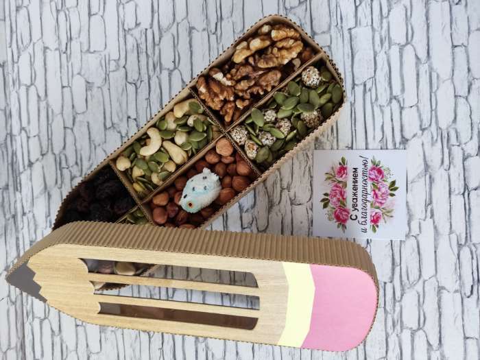 Фотография покупателя товара Коробка подарочная, кондитерская упаковка «8 марта» фиолетовая, 22 х 16 х 5 см - Фото 66