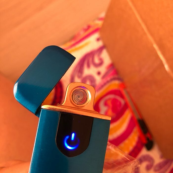 Фотография покупателя товара Зажигалка электронная, спираль, сенсор, USB, синяя, 7.9 х 3.1 см