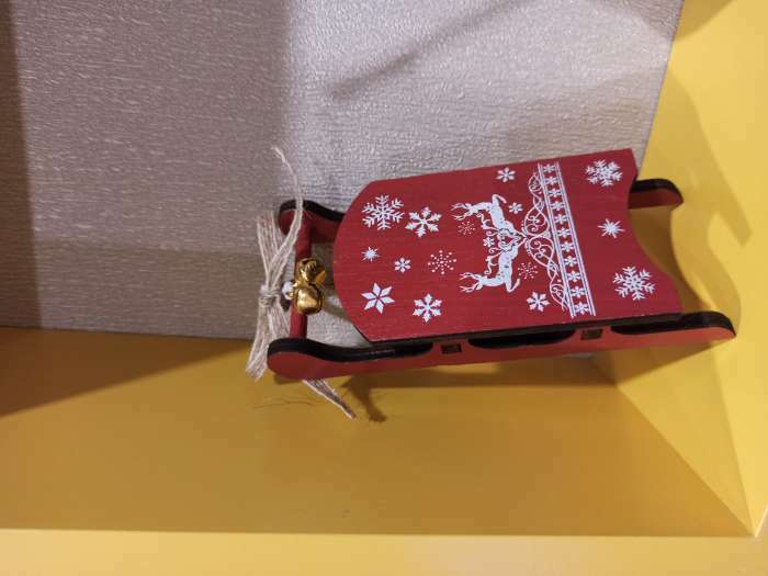 Фотография покупателя товара Новогодняя подвеска «Санки с узорами» 2,3х5,5х13 см - Фото 3
