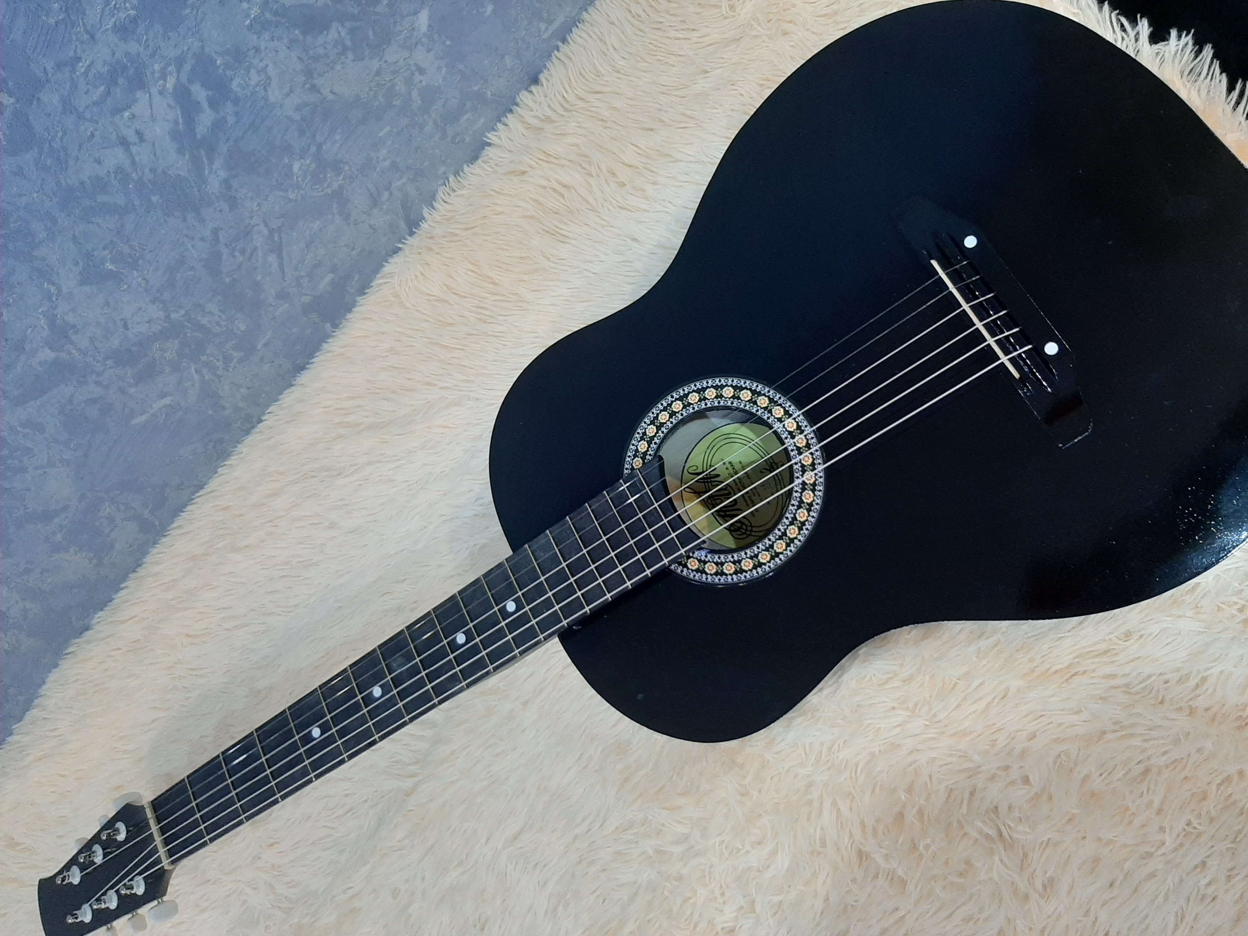 Фотография покупателя товара Акустическая гитара 6-ти струнная, менз. 650мм., струны металл, головка без пазов - Фото 2