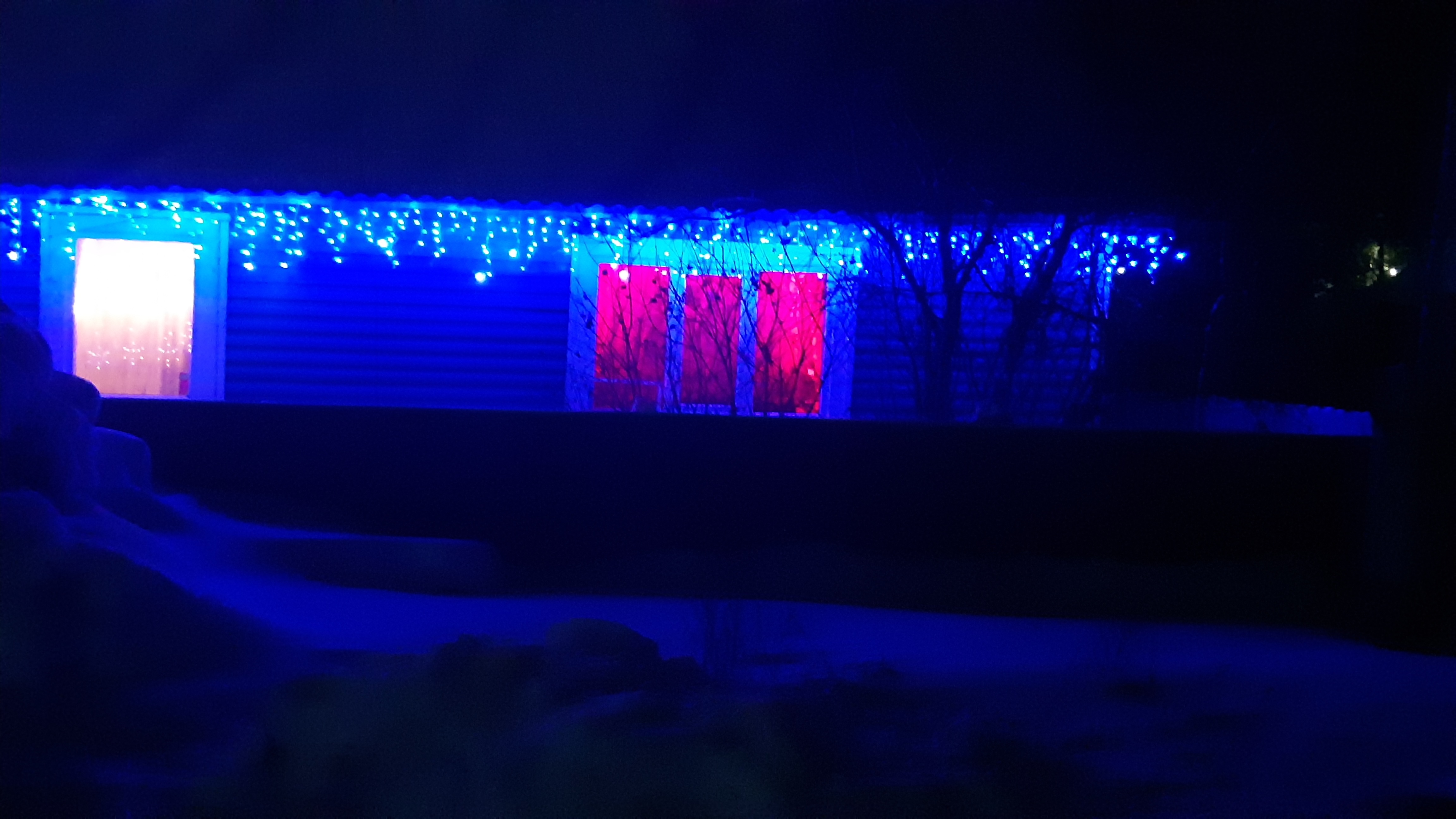 Фотография покупателя товара Гирлянда «Бахрома» 4 × 0.6 м, IP44, белая нить, 180 LED, свечение синее, мерцание белым, 220 В - Фото 1