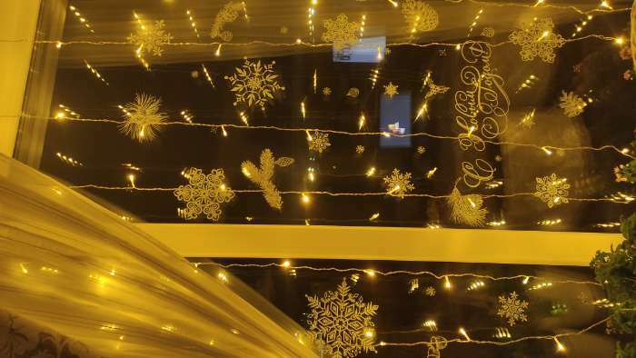 Фотография покупателя товара Наклейка для окон «Снежинки», многоразовая, 50 × 70 см - Фото 6
